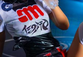 看着Umeko J的白丝写真，难道我真的不该再多看一眼吗？